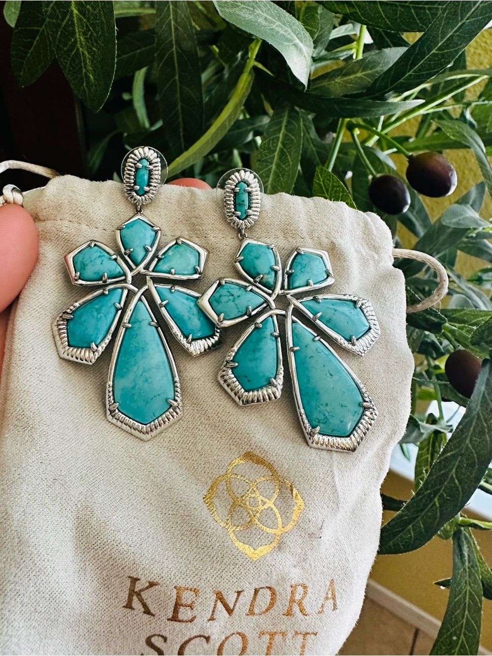 Kendra Scott Turquoise Floral Statement Drop Earrings - Picture 2 of 8